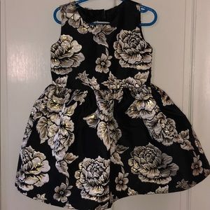 5T black and gold holiday dress. Worn once.